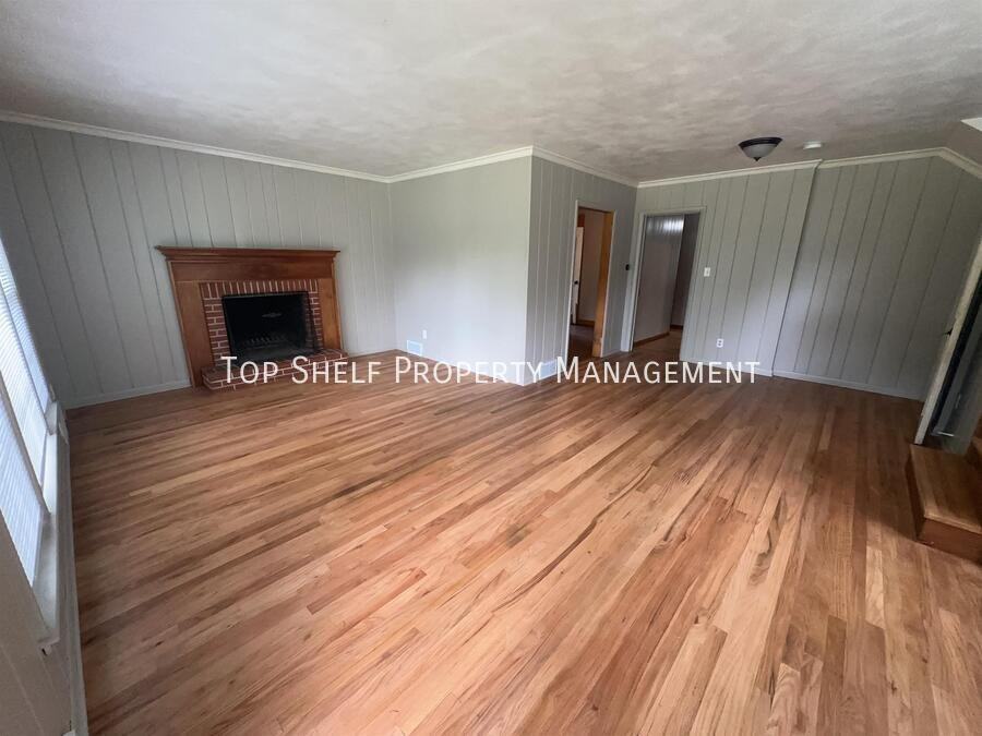 6103 Dagle Dr - Photo 5 of 21