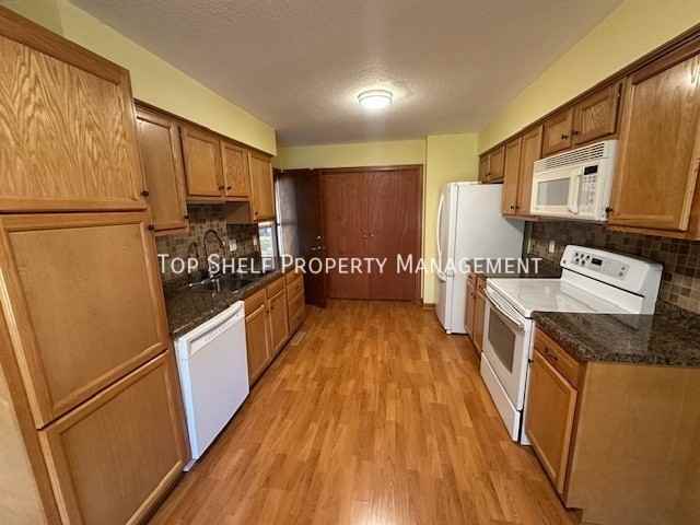 312 Ne Harvey St - Photo 3 of 11