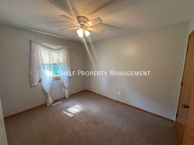 312 Ne Harvey St - Photo 5 of 11