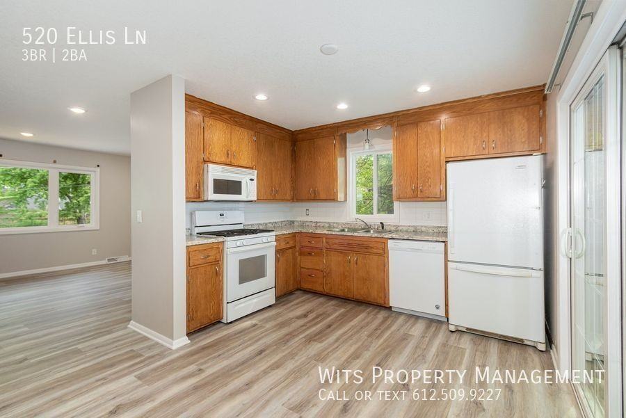 520 Ellis Ln #520 - Photo 3 of 31