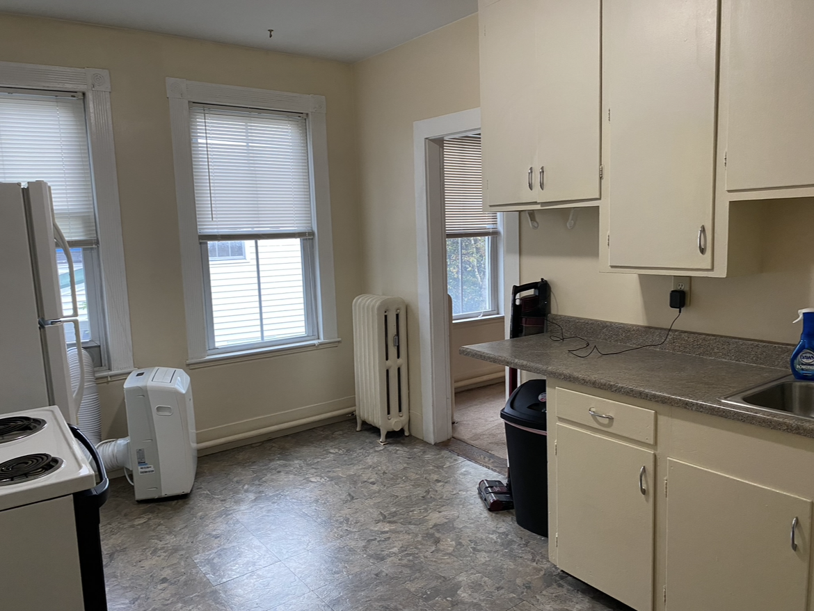 150 Main St #4 - Photo 2 of 9