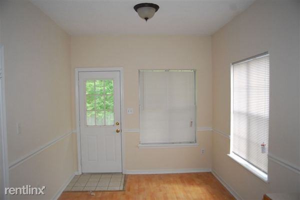 19400 Northridge Dr - Photo 3 of 10