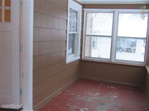 1004 Seymour Ave - Photo 2 of 13