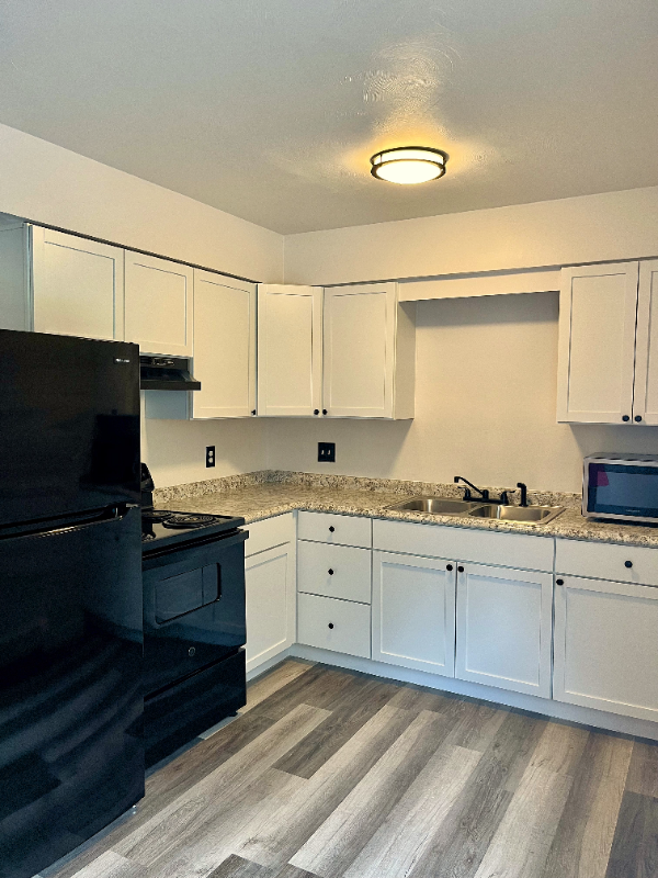 4458 Washington Square Dr #1 - Photo 3 of 8