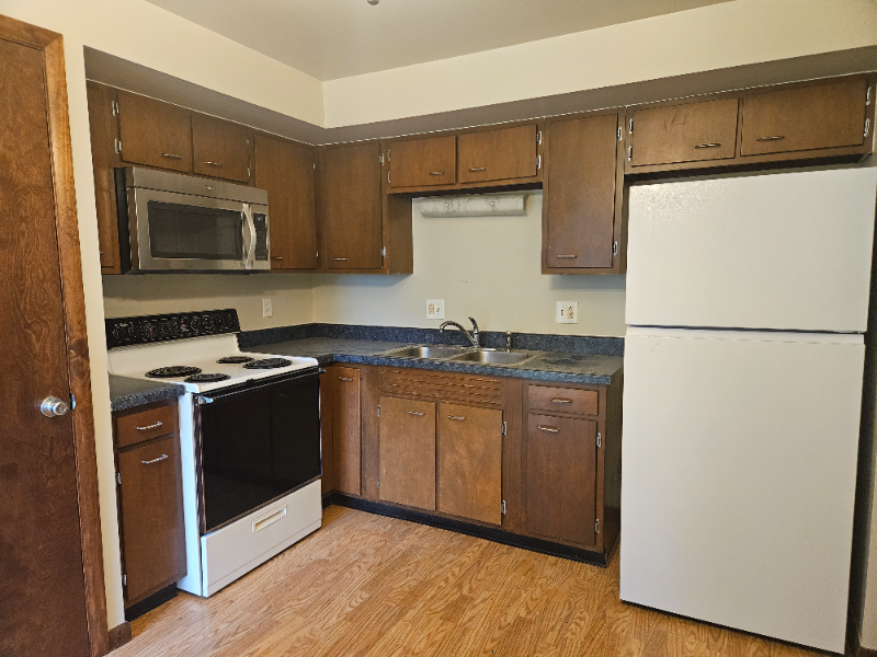 3819 1/2 Camelot Ln - Photo 2 of 5