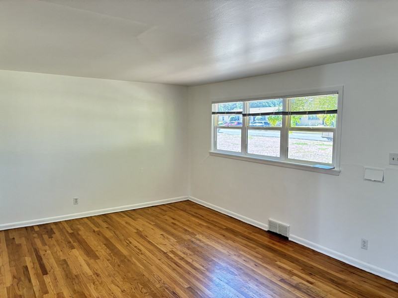 1502 E Buena Ventura St - Photo 3 of 6