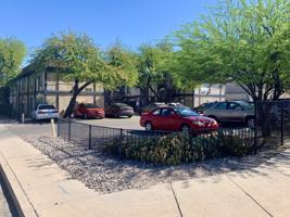 featured image of 1501 S Woodland Ave