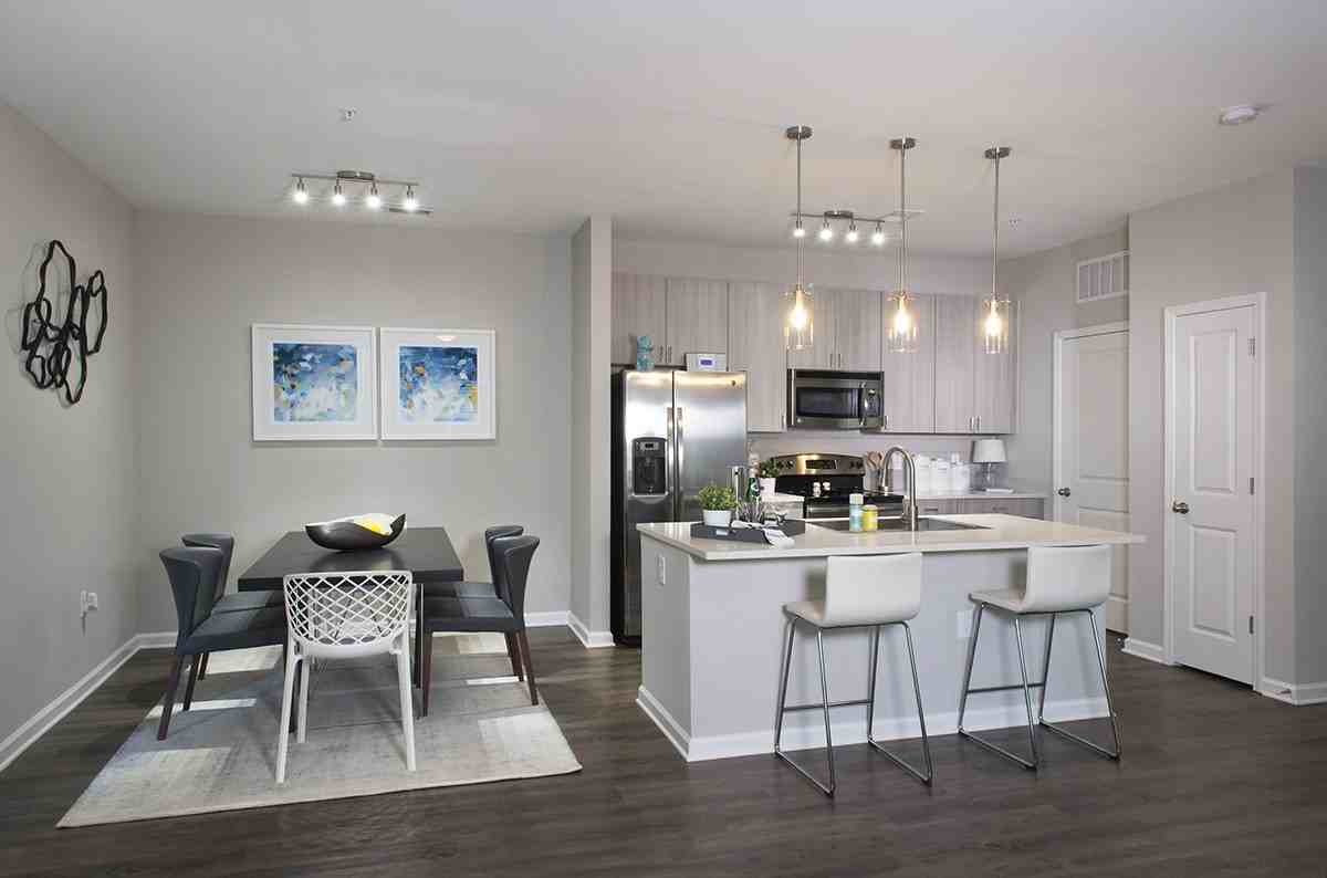 Legacy 521 - Photo 3 of 23