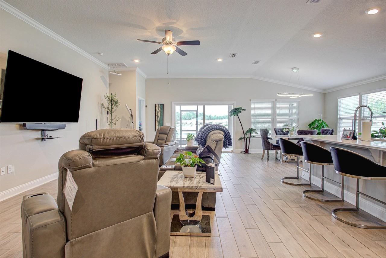 721 Narvarez Ave - Photo 6 of 40