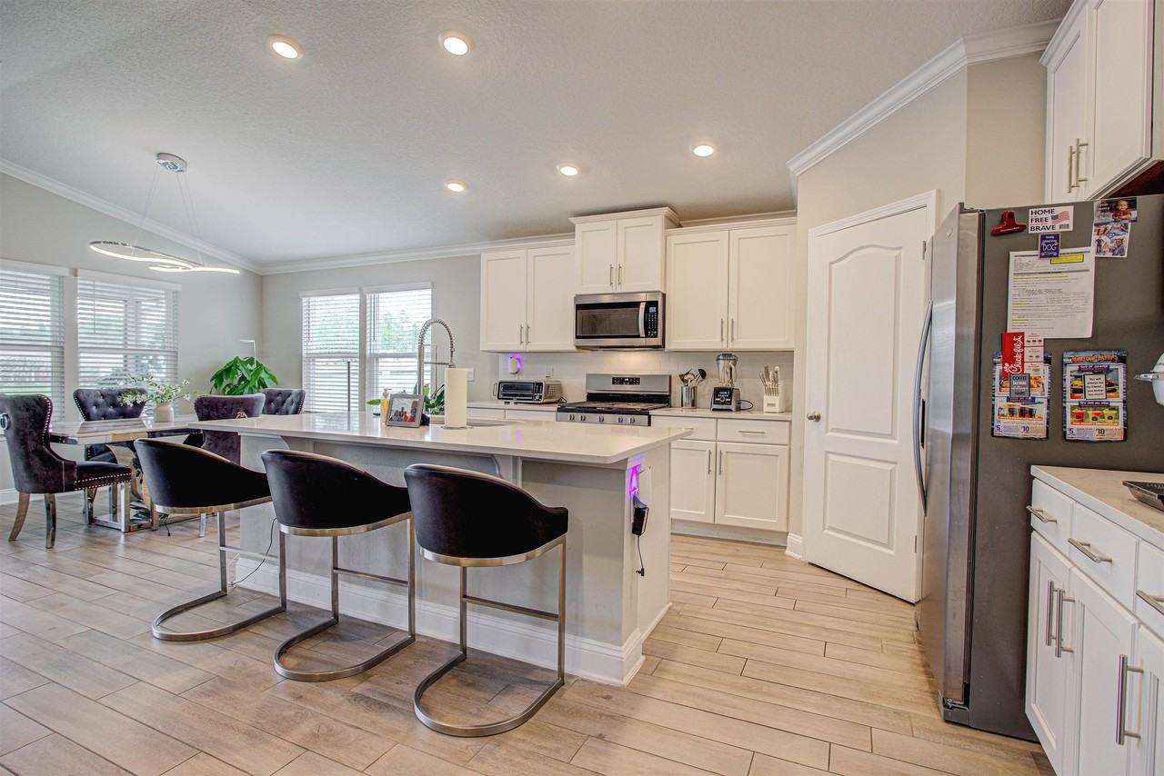 721 Narvarez Ave - Photo 7 of 40