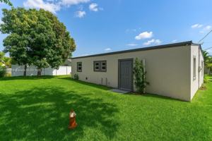 featured image of 607 Sw 3rd St #1