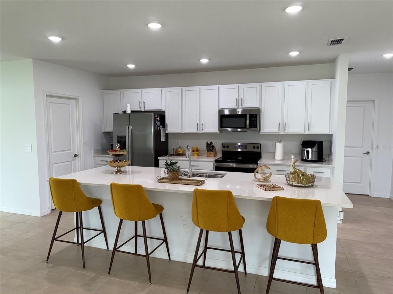 121 Citrine Loop - Photo 4 of 40