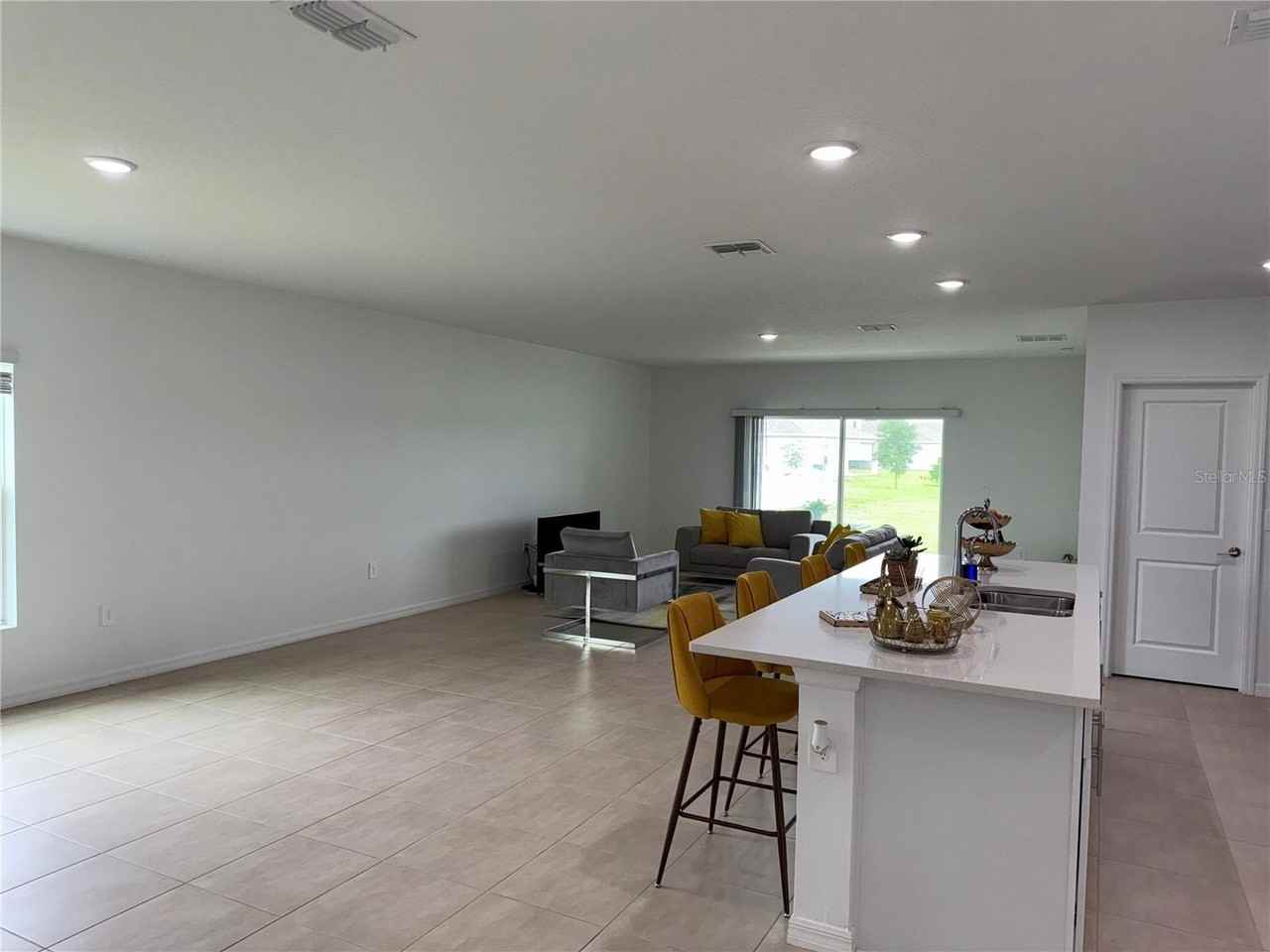 121 Citrine Loop - Photo 5 of 40