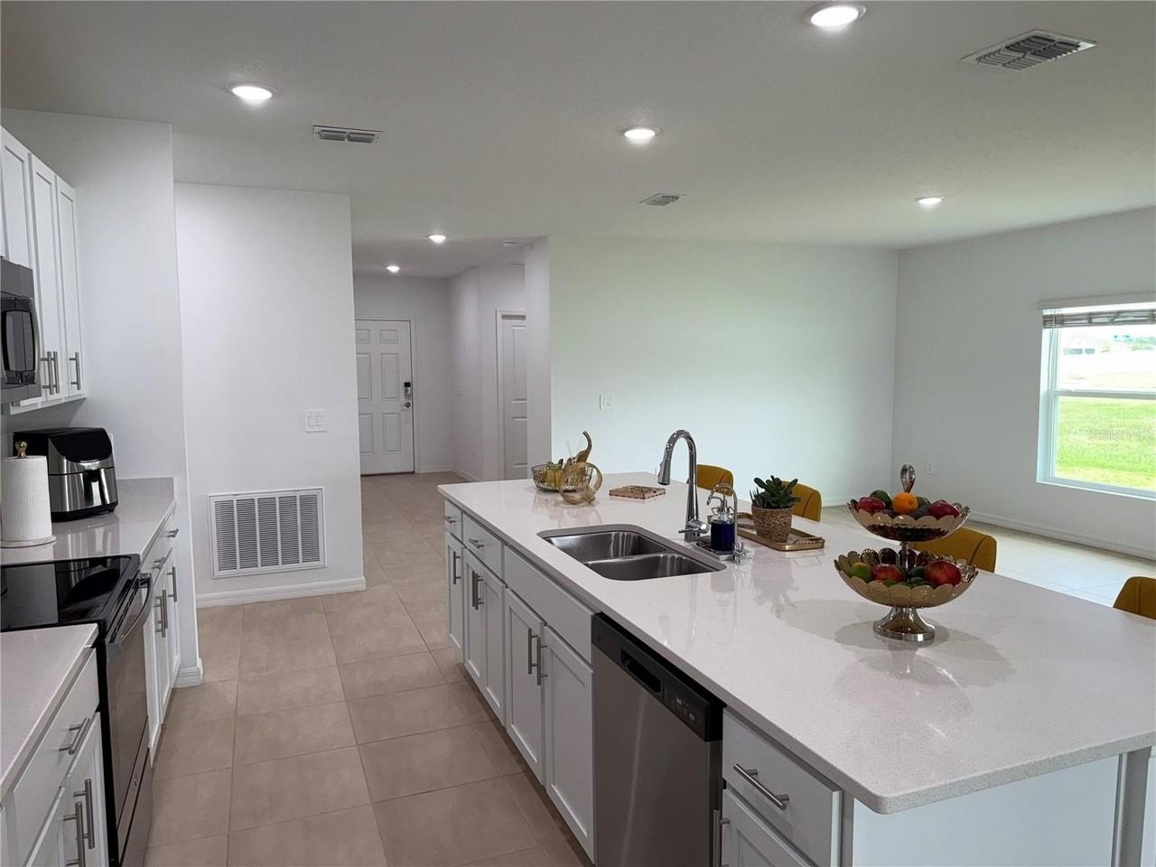 121 Citrine Loop - Photo 6 of 40