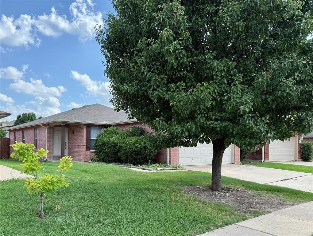 5912 Ridge Lake Dr - Photo 2 of 27