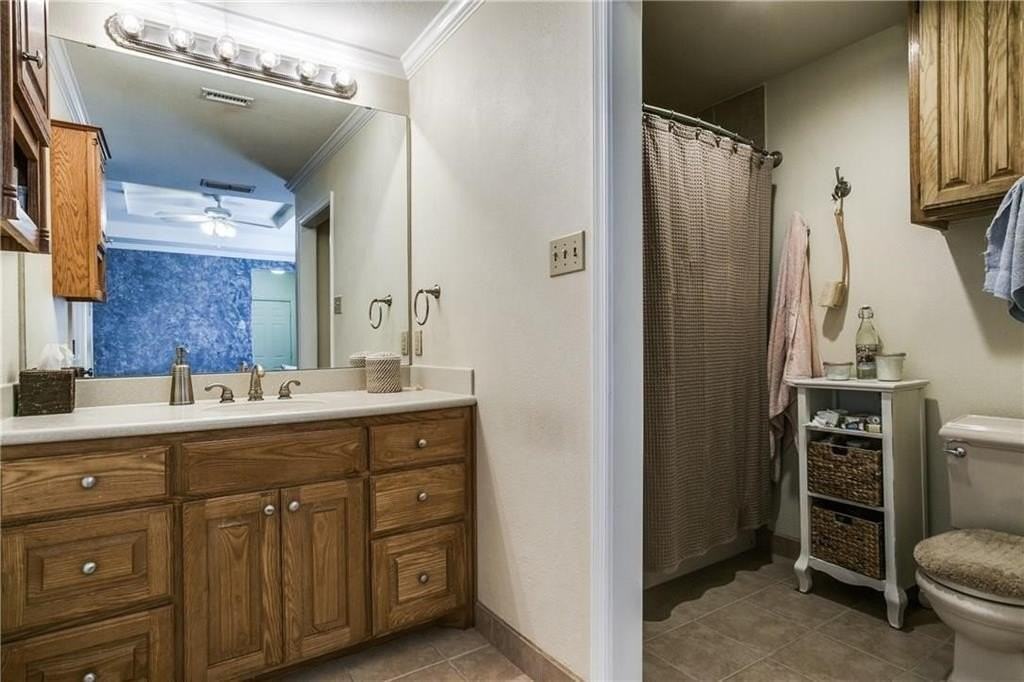 2122 Edwin St #B - Photo 5 of 9