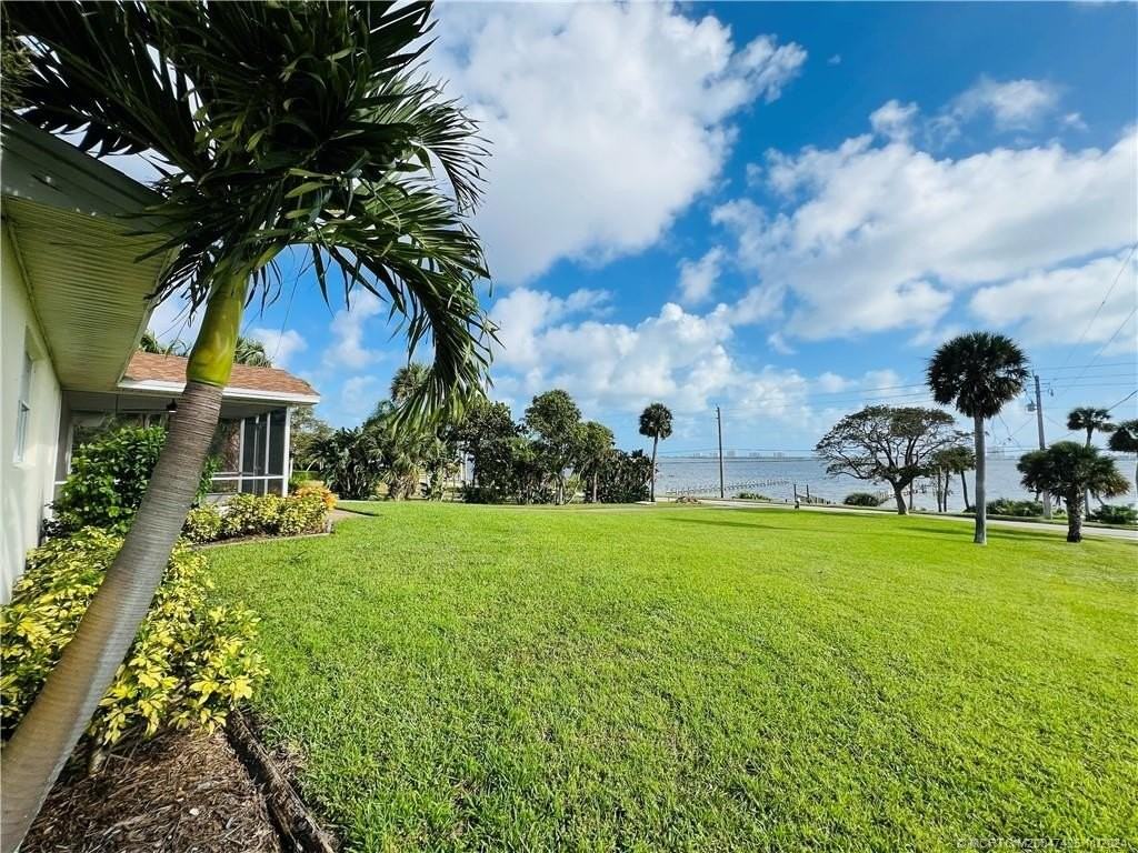 12845 S Indian River Dr - Photo 2 of 50