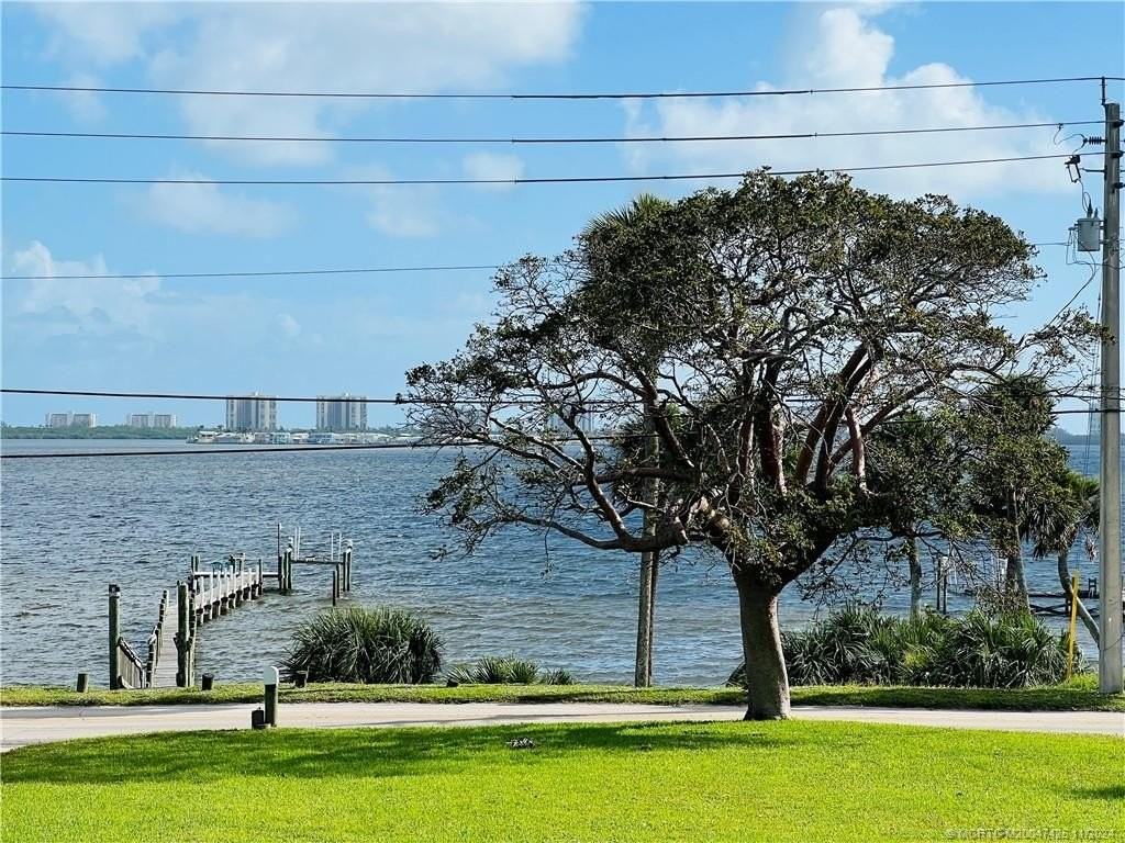 12845 S Indian River Dr - Photo 4 of 50