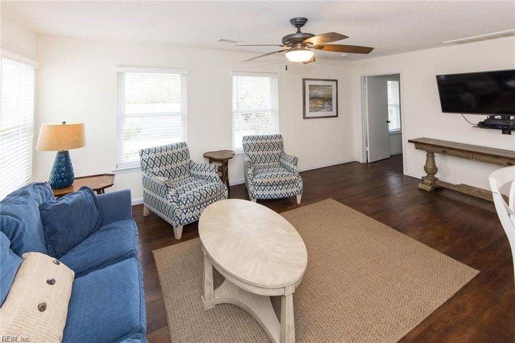 218 66th St #A - Photo 3 of 32