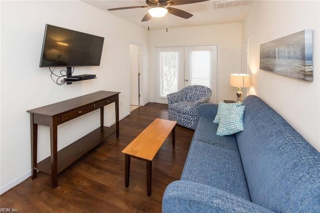 218 66th St #A - Photo 4 of 32