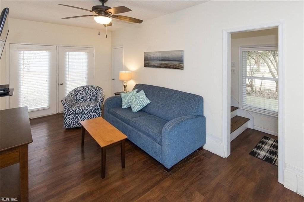 218 66th St #A - Photo 5 of 32