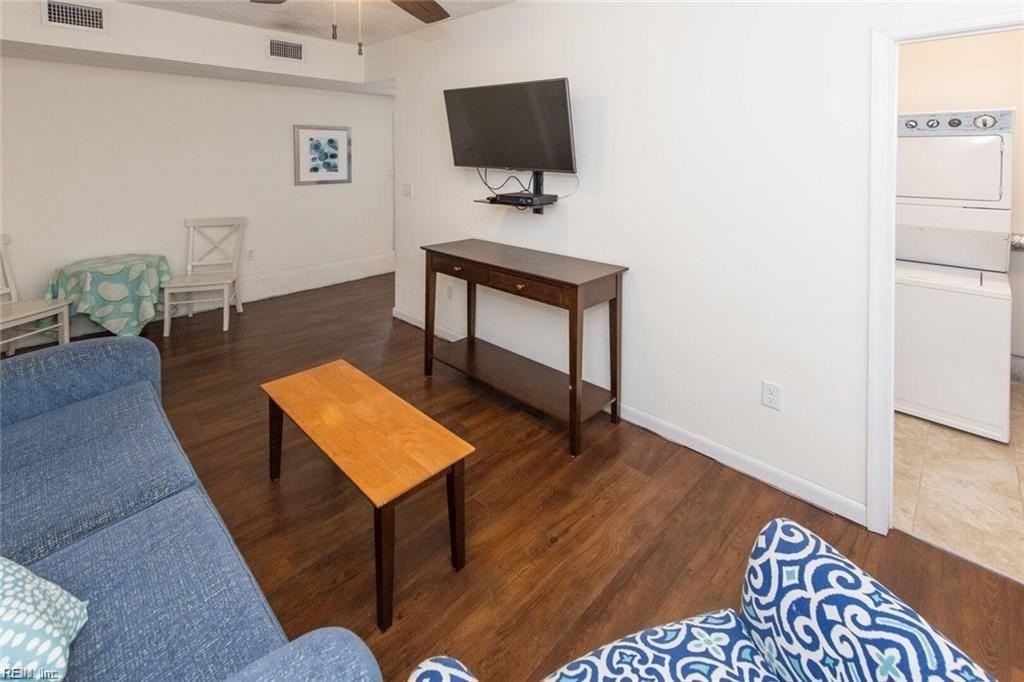 218 66th St #A - Photo 7 of 32