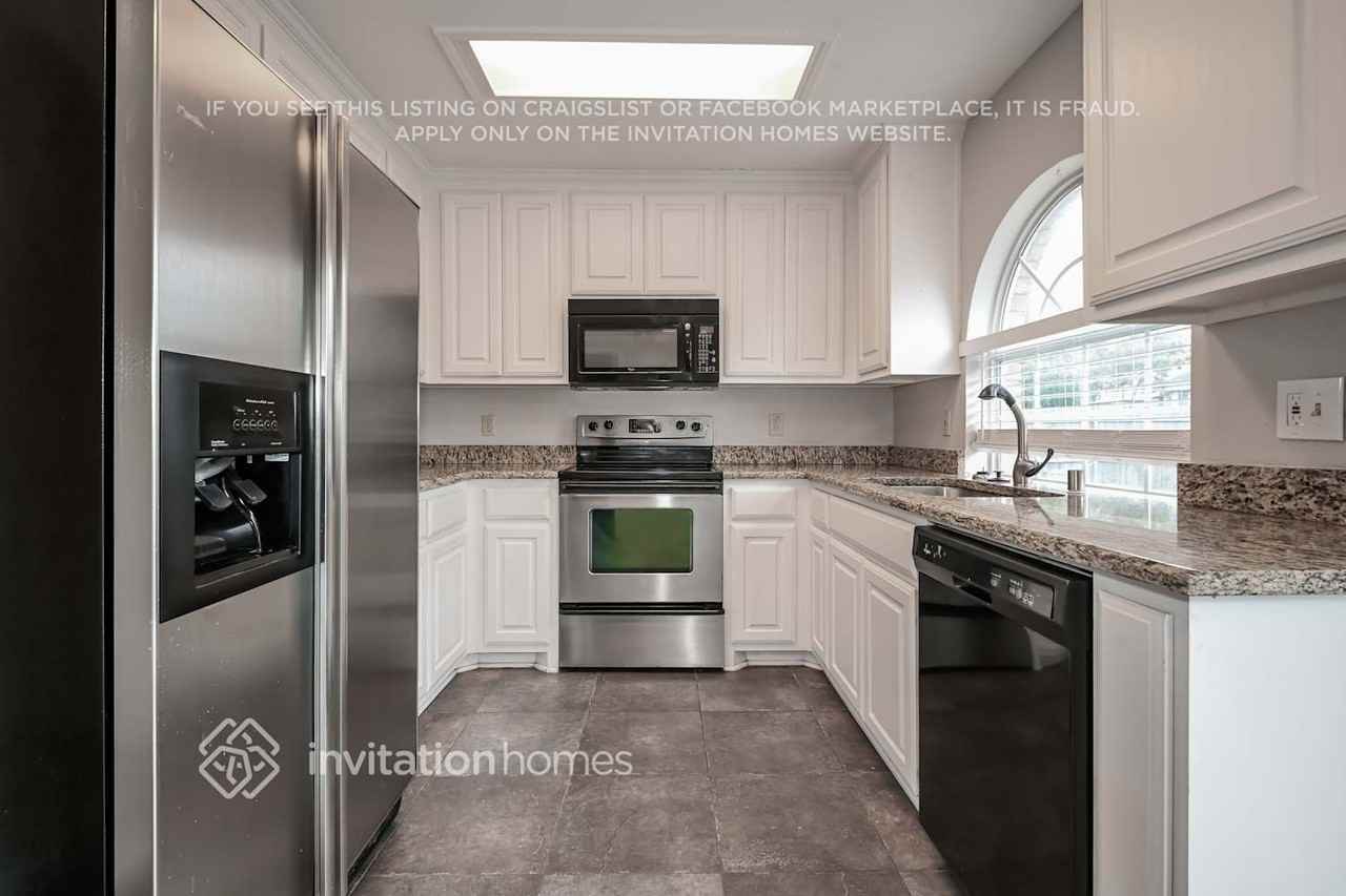 164 Westwood Dr - Photo 5 of 15