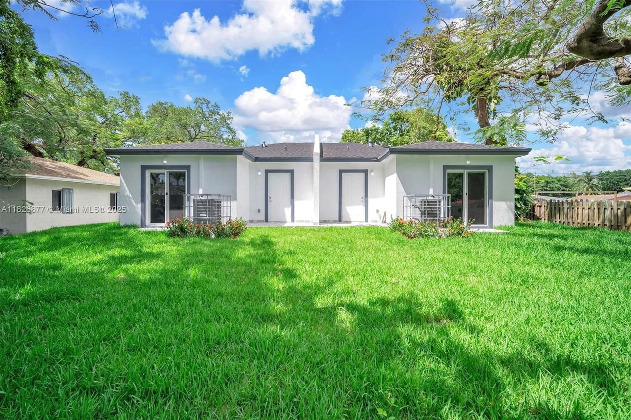 2448 Nw 42nd St #A - Photo 3 of 8