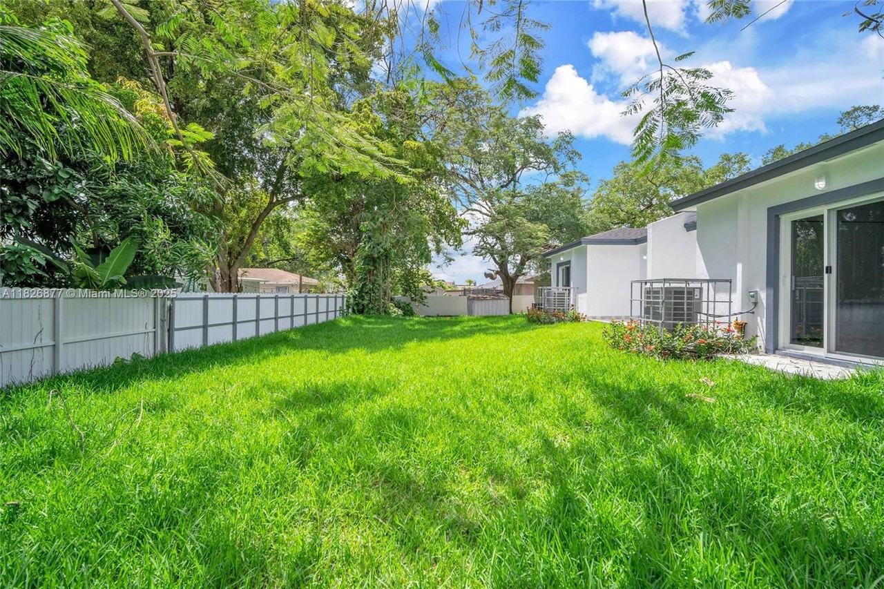 2448 Nw 42nd St #A - Photo 4 of 8