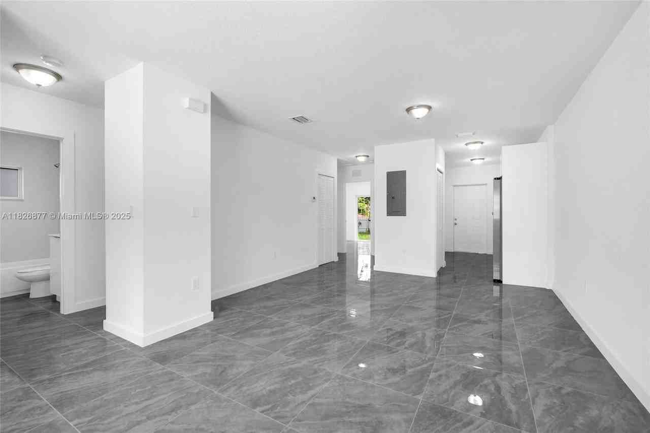 2448 Nw 42nd St #A - Photo 5 of 8