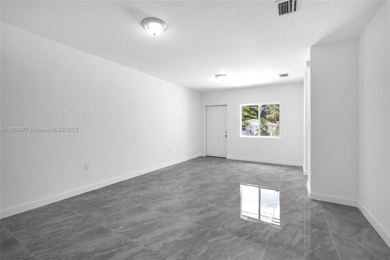 2448 Nw 42nd St #A - Photo 7 of 8