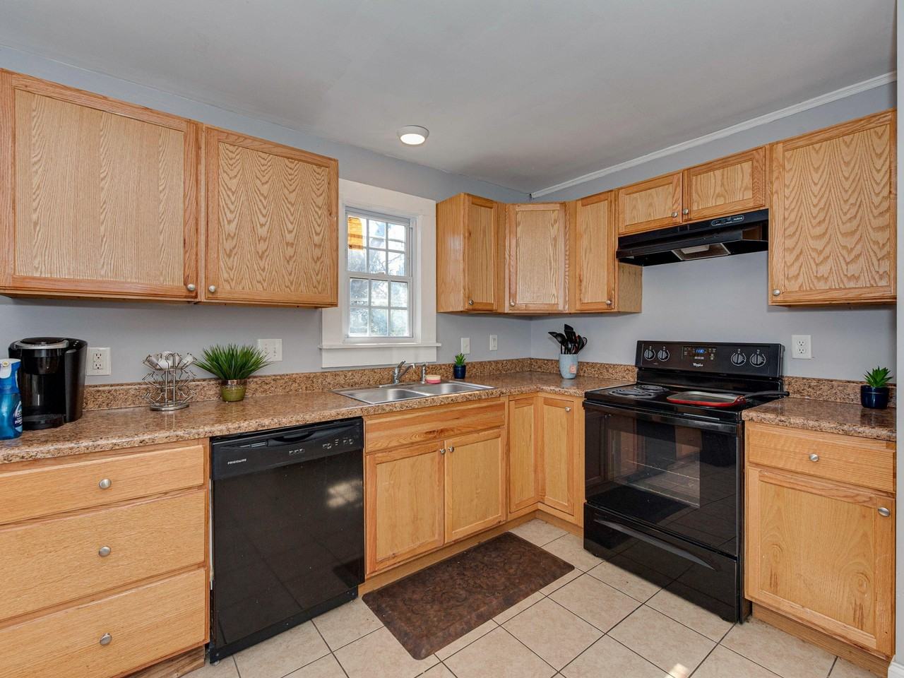 Plymouth Ave - Photo 2 of 4