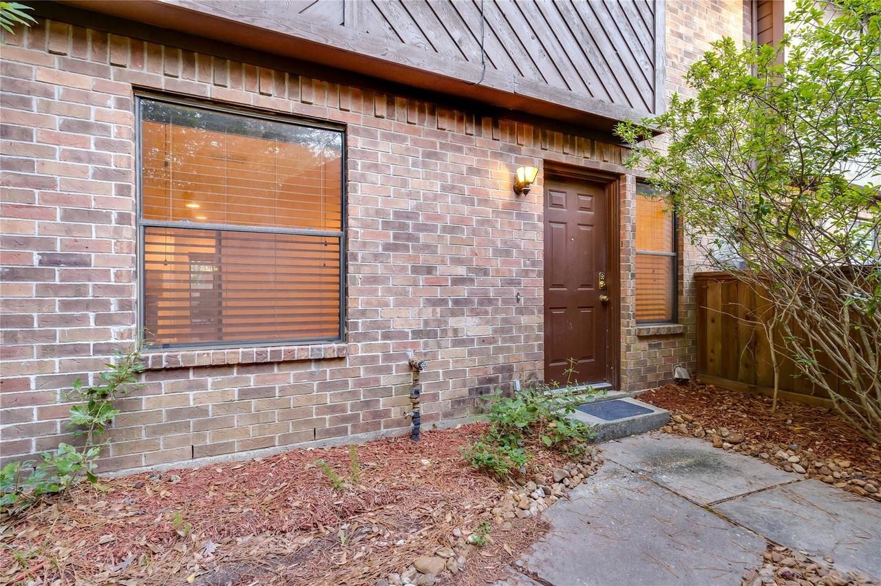 22 Willowwood Cir - Photo 3 of 8