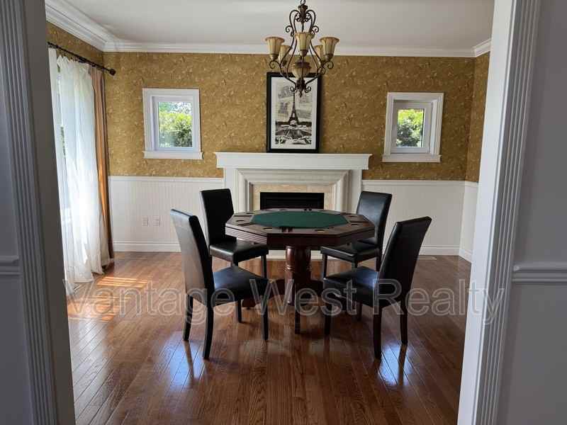 1556 Pritchard Dr - Photo 7 of 22