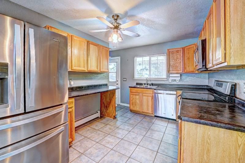 2801 Hall Ave - Photo 5 of 12