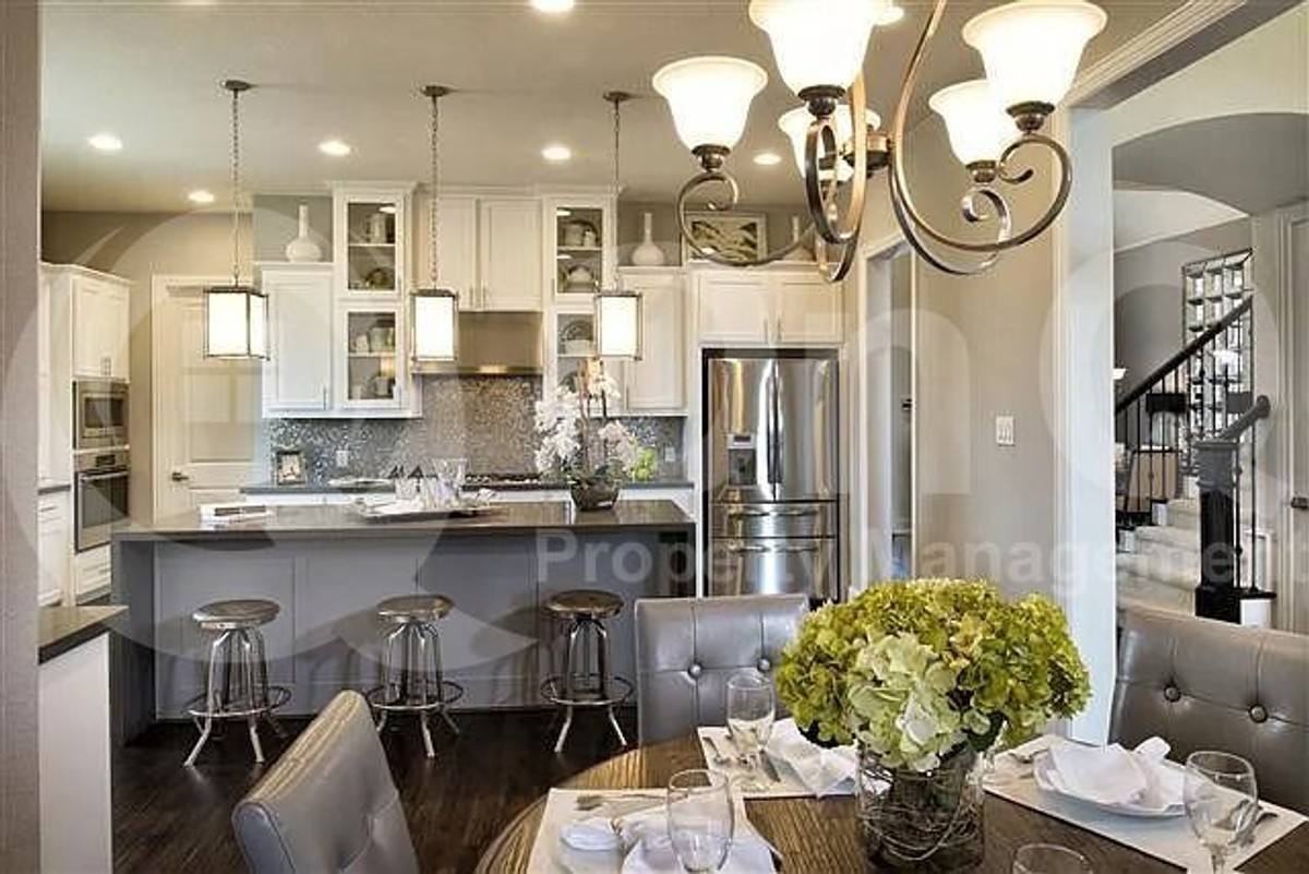 1208 Damsel Caitlyn Dr - Photo 2 of 10