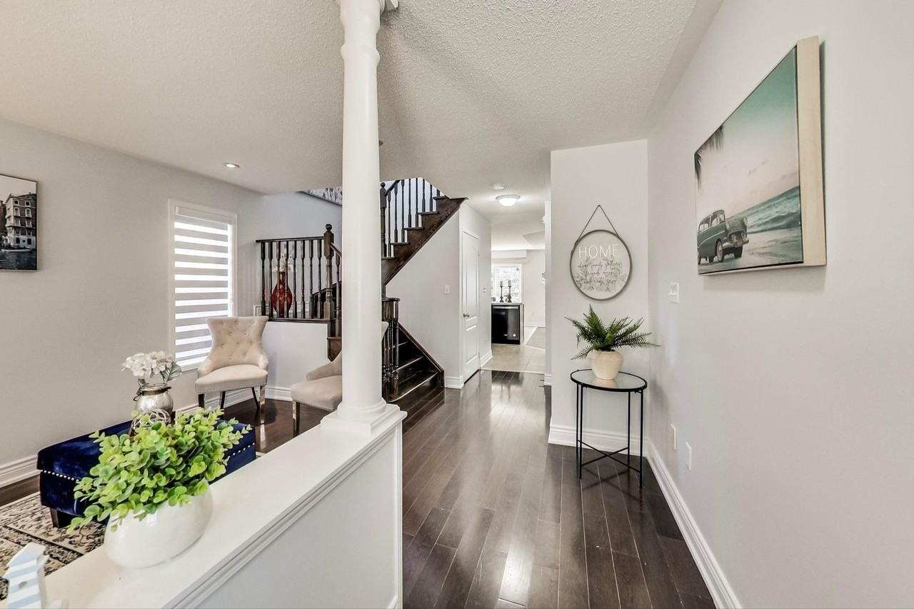28 Marriner Cres - Photo 2 of 24