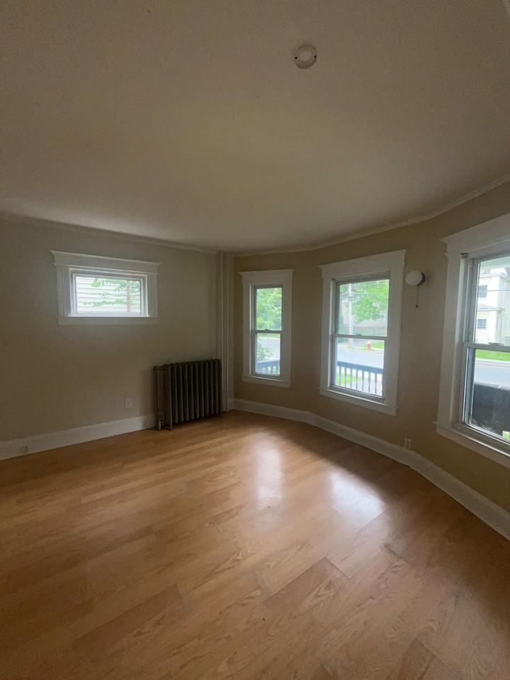 74 Cabot St #1stFL - Photo 4 of 12