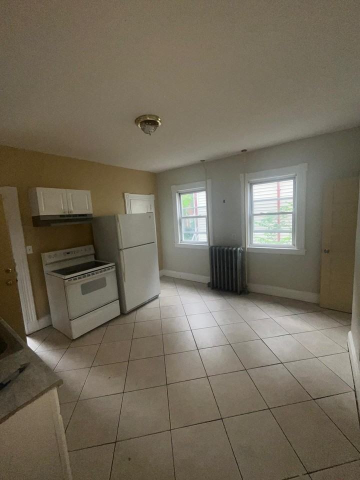 74 Cabot St #1stFL - Photo 6 of 12