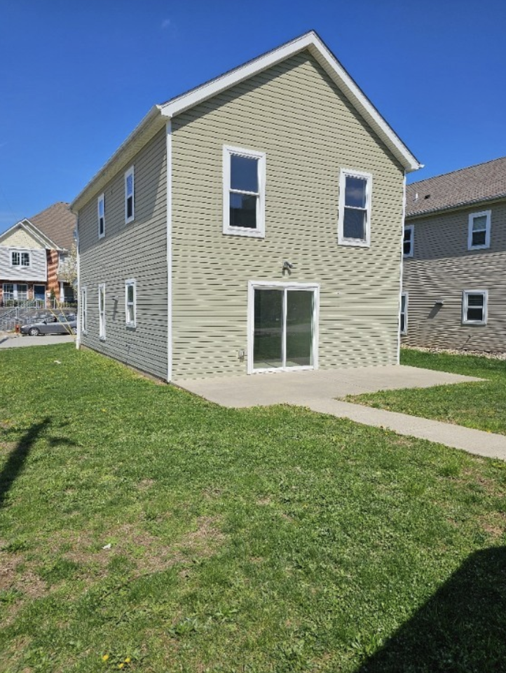 414 S 6th St #414 - Photo 2 of 4