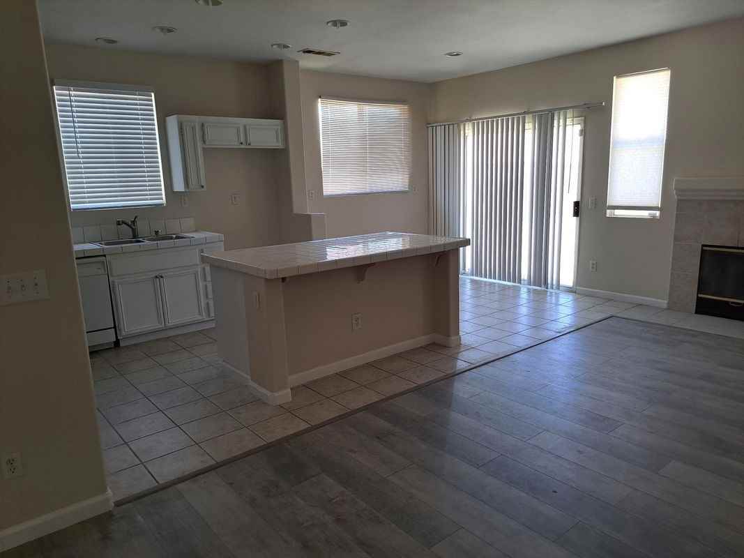 11748 Luna Rd - Photo 2 of 6