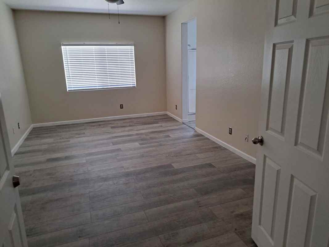 11748 Luna Rd - Photo 3 of 6