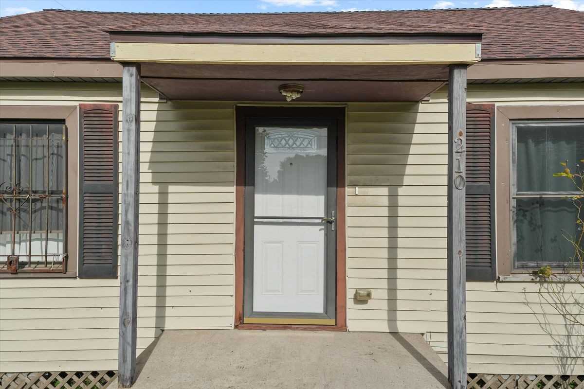 210 Rouse St - Photo 2 of 26