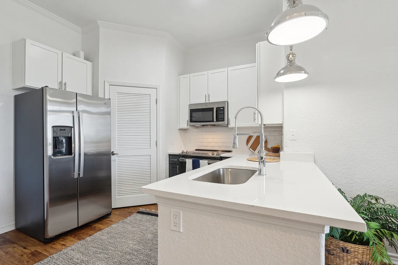 455 Seven Farms Dr - Photo 3 of 12