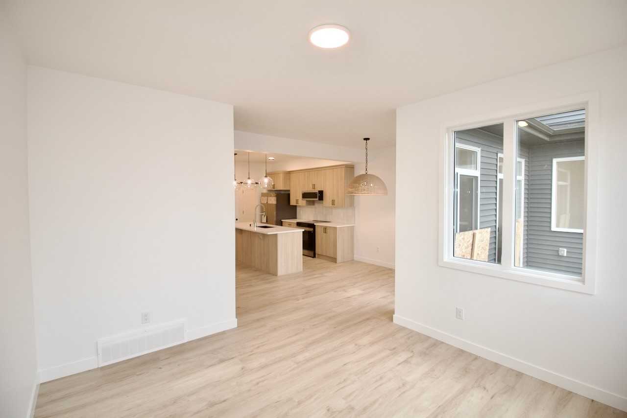 6414 27 Ave Sw Uppr - Photo 3 of 21