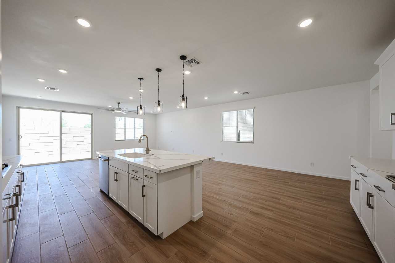 2484 W Rowel Rd - Photo 6 of 48