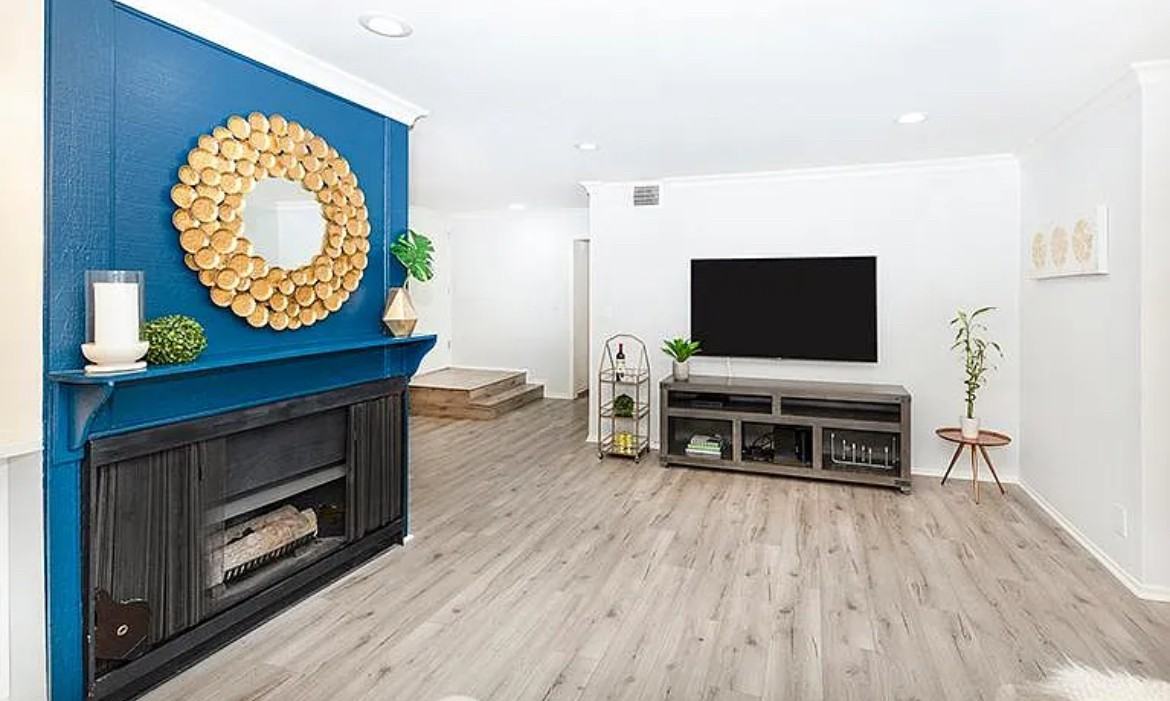 125 N Allen Ave - Photo 2 of 21