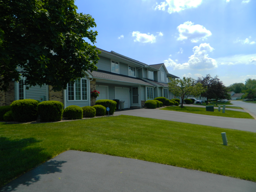 28 Nouveau Pl - Photo 2 of 7