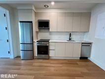 Hope St #712 - Photo 2 of 4