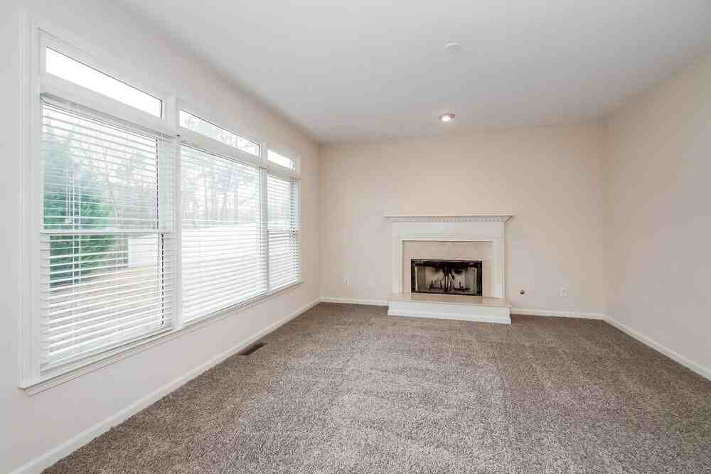 312 Viceroy Curv - Photo 3 of 16